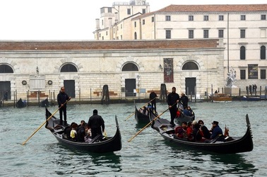 BIENNALE di VENEZIA 2017 la citt&agrave; particolari. Fotografie di Giulio Azzarello &copy;2018.