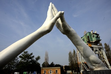 LE MANI DI LORENZO QUENN Biennale di Venezia. Fotografie di Giulio Azzarello &copy;2020.