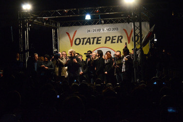 I COMIZI di BEPPE GRILLO in Sicilia a Palermo alcuni momenti. Fotografie di Giulio Azzarello &copy;2014.