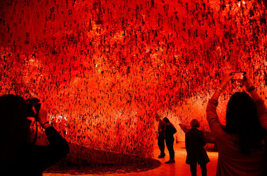 BIENNALE di VENEZIA padiglione giapponese. Foto di Giulio Azzarello &copy;2015 2016. Opera di Chiharu Shiota The KEY in the HAND .