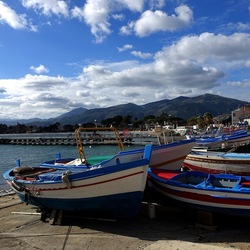 MONDELLO. Fotografe di Giulio Azzarello &copy;2023.