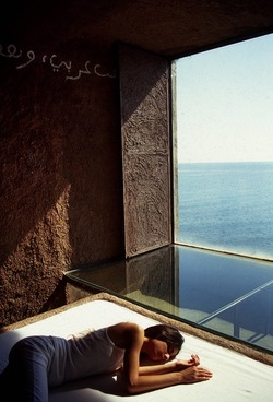 ATELIER SUL MARE fotografie di Giulio Azzarello &copy;2021.