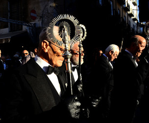 PROCESSIONI religiose per la Pasqua a Palermo. Fotografie di Giulio Azzarello ©2016. PROCESSIONI religiose per la Pasqua a Palermo. Fotografie di Giulio Azzarello ©2016.