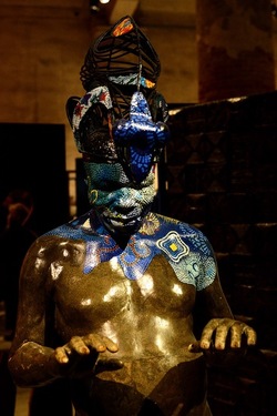 VENEZIA installazione nigeriana inizio Arsenale. Biennale Arch. Cont.. Fotografie di Giulio Azzarello &copy;2022.