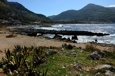 CAPO GALLO riserva marina e naturalistica a Palermo panoramiche e particolari. Fotografie di Giulio Azzarello ©2014. CAPO GALLO riserva marina e naturalistica a Palermo panoramiche e particolari. Fotografie di Giulio Azzarello ©2014.