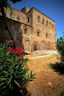 CHIESA E CHIOSTRO DELLA MAGIONE a Palermo panoramiche e particolari. Fotografie di Giulio Azzarello ©2014. CHIESA E CHIOSTRO DELLA MAGIONE a Palermo panoramiche e particolari. Fotografie di Giulio Azzarello ©2014.