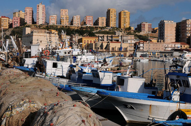 PORTO EMPEDOCLE in Sicilia. Fotografie di Giulio Azzarello &copy;2014.