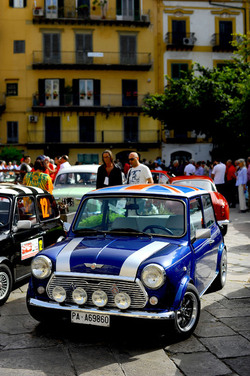RADUNO di auto classiche MiniCooper. Fotografie di Giulio Azzarello &copy;2016.