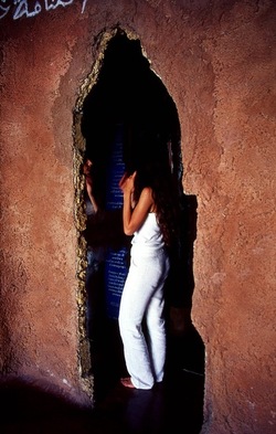 ATELIER SUL MARE fotografie di Giulio Azzarello &copy;2021.