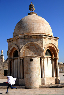 LA CITTA SANTA DI GERUSALEMME fotografie di Giulio Azzarello ©2104. LA CITTA SANTA DI GERUSALEMME fotografie di Giulio Azzarello ©2104.
