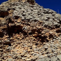 RUDERE DI PIETRA. Fotografie di Giulio Azzarello &copy;2022.