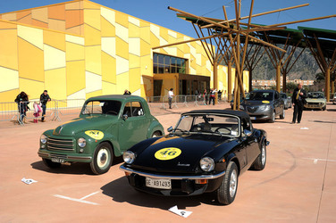 AUTO CLASSICHE ovvero la loro modernit&agrave; in mostra con tanti modelli del passato. Fotografie di Giulio Azzarello &copy;2014.