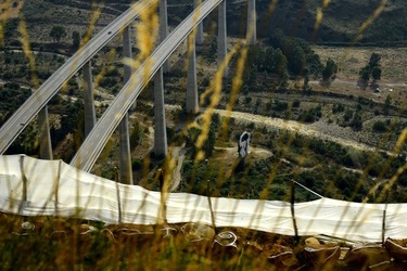 FIUMARA D ARTE fotografie di Giulio Azzarello ©2019. FIUMARA D ARTE fotografie di Giulio Azzarello ©2019.