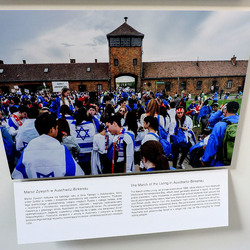 AUSCHWITZ BIRKENAU la memoria e la storia. Fotografie di Giulio Azzarello ©2016. AUSCHWITZ BIRKENAU la memoria e la storia. Fotografie di Giulio Azzarello ©2016.