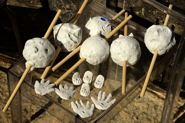 SARA CUTICCHIO e il suo laboratorio per i bambini. Fotografie di Giulio Azzarello &copy;2020.