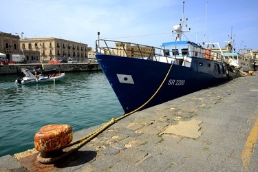 BARCHE da PESCA fotografie di Giulio Azzarello &copy;2019.