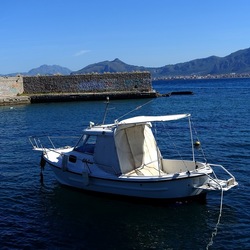 BARCHE. Fotografie di Giulio Azzarello &copy;2022.