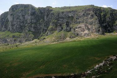 PORTELLA della Ginestra in Sicilia. Fotografie di Giulio Azzarello &copy;2014.