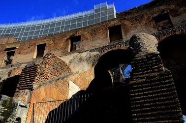 COLOSSEO Roma. Fotografie di Giulio Azzarello ©2020. COLOSSEO Roma. Fotografie di Giulio Azzarello ©2020.