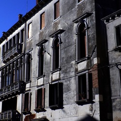 VENEZIA fotografie di Giulio Azzarello &copy;2022.