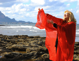 SARA FAVARO attrice e scrittrice italiana. Fotografie di Giulio Azzarello &copy;2015 2016.