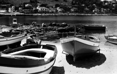 BIANCO NERO. Fotografie di Giulio Azzarello ©2021. BIANCO NERO. Fotografie di Giulio Azzarello ©2021.