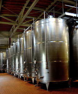 ACCIAI GRANDI per il vino. Fotografie di Giulio Azzarello &copy;2016.