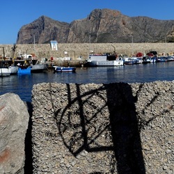 ISOLA. Fotografie di Giulio Azzarello &copy;2024.