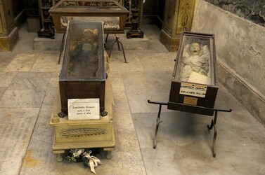 LE CATACOMBE dei cappuccini a Palermo in Sicilia. Fotografie di Giulio Azzarello &copy;2014.