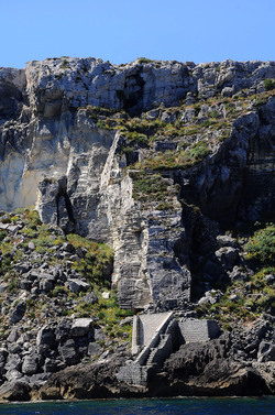 ISOLA DI FAVIGNANA in Sicilia. Visioni panoramiche o particolari. Fotografie di Giulio Azzarello ©2014. ISOLA DI FAVIGNANA in Sicilia. Visioni panoramiche o particolari. Fotografie di Giulio Azzarello ©2014.