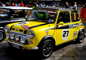 RADUNO di auto classiche MiniCooper. Fotografie di Giulio Azzarello &copy;2016.