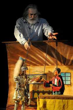 OPERA DEI PUPI di Mimmo Cuticchio in uno spettacolo natalizio a Palermo. Fotografie di Giulio Azzarello ©2014. OPERA DEI PUPI di Mimmo Cuticchio in uno spettacolo natalizio a Palermo. Fotografie di Giulio Azzarello ©2014.