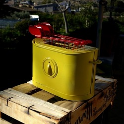 TOAST. Fotografie di Giulio Azzarello &copy;2025.