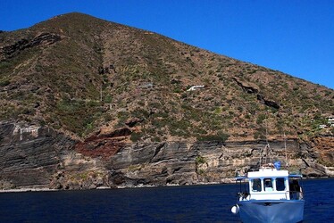 ISOLA DI SALINA arcipelago delle Eolie in Sicilia. Fotografie di Giulio Azzarello ©2014. ISOLA DI SALINA arcipelago delle Eolie in Sicilia. Fotografie di Giulio Azzarello ©2014.