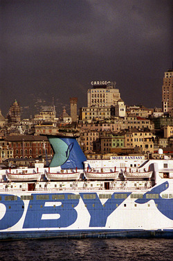 IL PORTO DI GENOVA panoramiche e particolari. Fotografie di Giulio Azzarello &copy;2014.