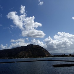 MONDELLO. Fotografe di Giulio Azzarello &copy;2023.