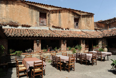 ISNELLO in Sicilia comune e paese del territorio delle madonie. Fotografie di Giulio Azzarello &copy;2014.