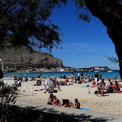 MONDELLO. Fotografie di Giulio Azzarello &copy;2024.