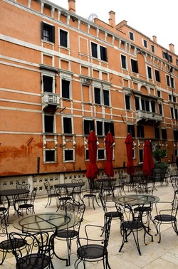 BIENNALE di VENEZIA 2017 la citt&agrave; particolari. Fotografie di Giulio Azzarello &copy;2018.