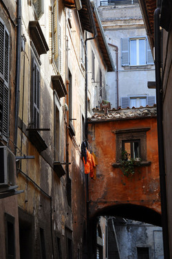 VITERBO e il suo centro storico. Fotografie di Giulio Azzarello &copy;2014.