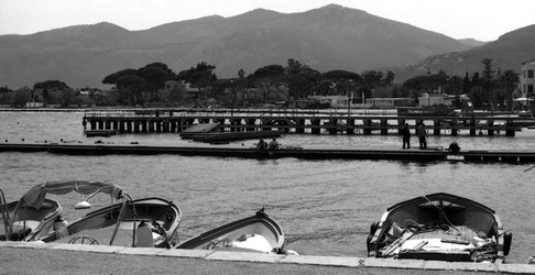 BIANCO NERO. Fotografie di Giulio Azzarello ©2021. BIANCO NERO. Fotografie di Giulio Azzarello ©2021.