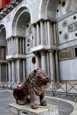 PIAZZA SAN MARCO A VENEZIA fotografie di Giulio Azzarello &copy;2016.