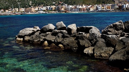 BAIA DEL CORALLO. Fotografie di Giulio Azzarello &copy;2022.