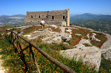 ERICE e il suo QUARTIERE SPAGNOLO.Fotografie di Giulio Azzarello &copy;2014.