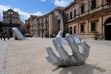 SIRACUSA arte a Ortiggia. Fotografie di Giulio Azzarello &copy;2014.