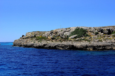 ISOLA DI FAVIGNANA in Sicilia. Visioni panoramiche o particolari. Fotografie di Giulio Azzarello ©2014. ISOLA DI FAVIGNANA in Sicilia. Visioni panoramiche o particolari. Fotografie di Giulio Azzarello ©2014.