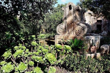 LE VILLE di Bagheria in Sicilia. Fotografie di Giulio Azzarello &copy;2014.