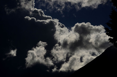 NUVOLE E NATURA fotografie di Giulio Azzarello &copy;2014.
