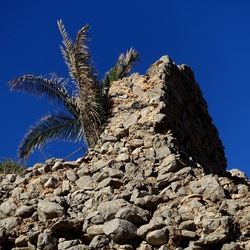 RUDERE DI PIETRA. Fotografie di Giulio Azzarello &copy;2022.