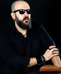 ALESSIO BOSCO musicista compositore. Fotografie di Giulio Azzarello &copy;2018.